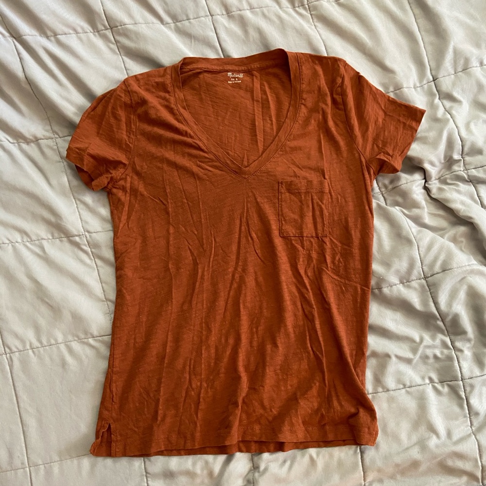 Madewell v neck pocket tee